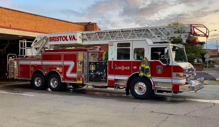 One injured in Bristol, VA house fire early Tuesday