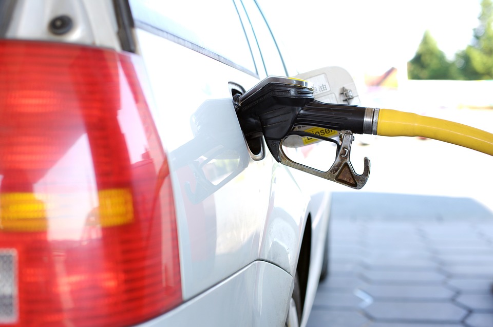 Gas prices continue to decline in VA,  but still over $1 more than a year ago