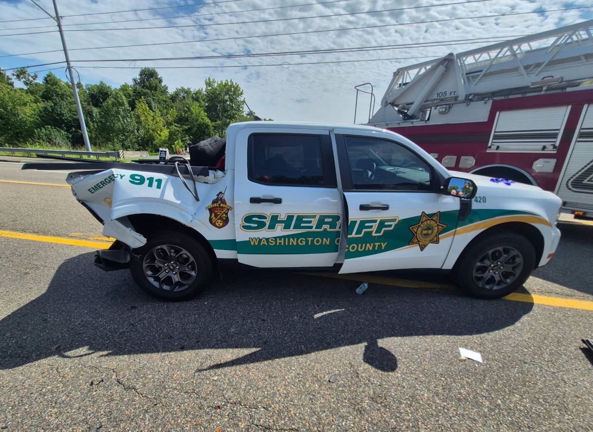 Deputy injured in North Roan Street crash
